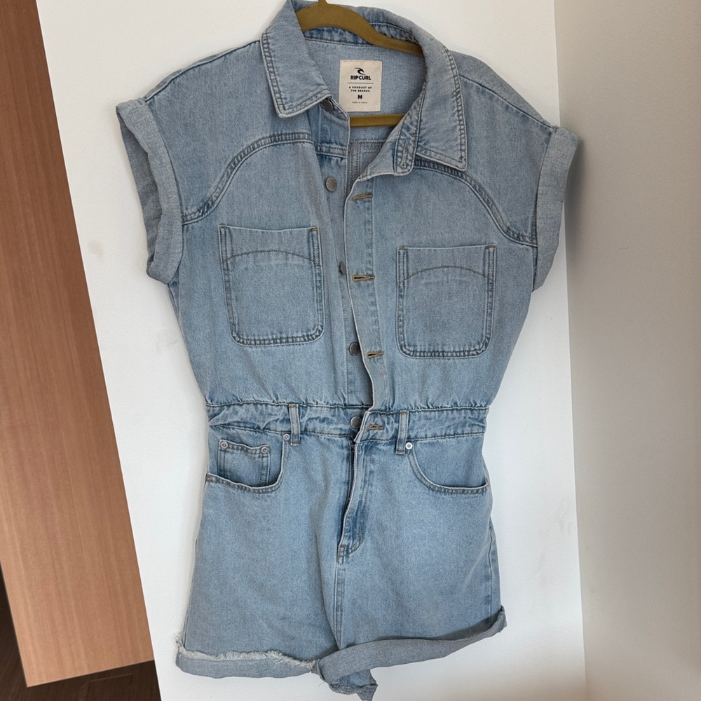 Rip curl Denim Sleeveless Romper medium new without tags